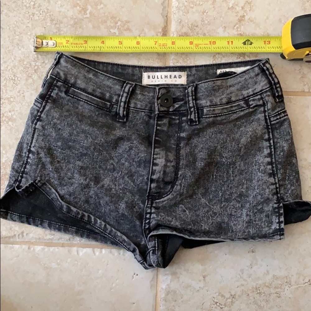 Bullhead hot shorts size 1